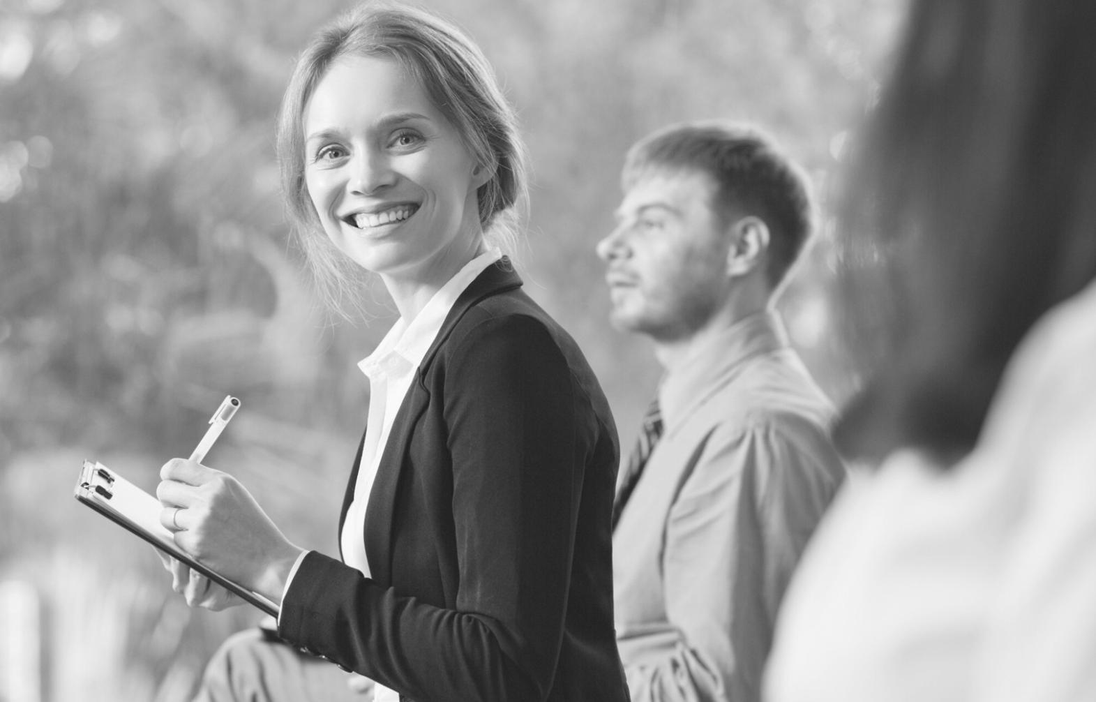 Das selaraexon-Team bei der Arbeit an Wachstumsstrategien